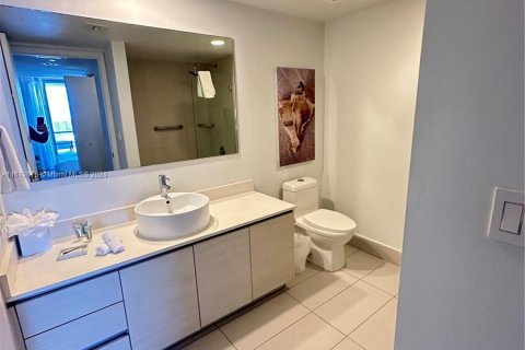 Condo in Hallandale Beach, Florida, 2 bedrooms  № 1239896 - photo 26