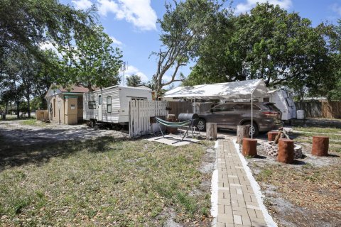 Villa ou maison à vendre à Palm Springs, Floride: 2 chambres, 82.22 m2 № 1151826 - photo 12