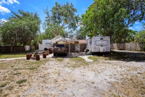 Villa ou maison à vendre à Palm Springs, Floride: 2 chambres, 82.22 m2 № 1151826 - photo 10