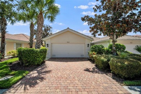 Villa ou maison à vendre à Sarasota, Floride: 2 chambres, 157.28 m2 № 1349973 - photo 1