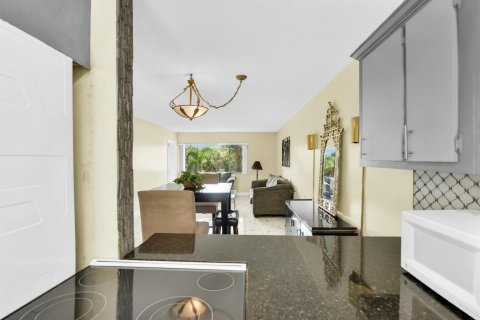 Condominio en venta en Lake Worth, Florida, 1 dormitorio, 70.7 m2 № 1186926 - foto 19