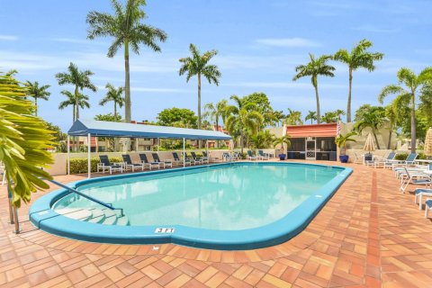 Condominio en venta en Lake Worth, Florida, 1 dormitorio, 70.7 m2 № 1186926 - foto 1