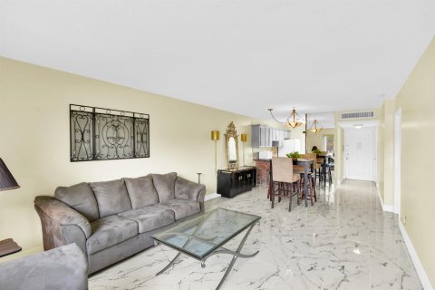 Condominio en venta en Lake Worth, Florida, 1 dormitorio, 70.7 m2 № 1186926 - foto 21