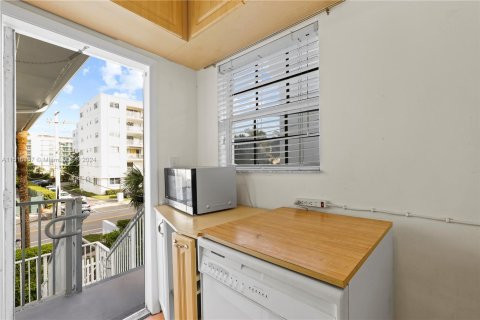 Condominio en venta en Bay Harbor Islands, Florida, 2 dormitorios, 101.45 m2 № 956350 - foto 8