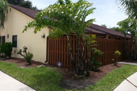 Villa ou maison à vendre à Palm Springs, Floride: 2 chambres, 108.6 m2 № 1146111 - photo 10