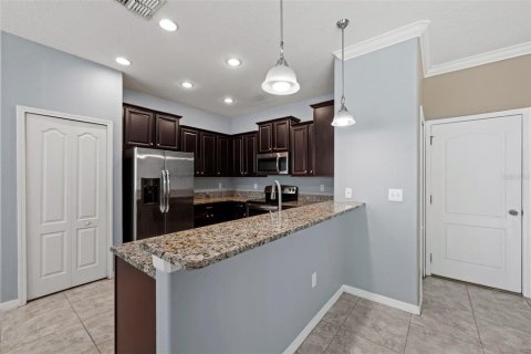 Townhouse in Tampa, Florida 3 bedrooms, 184.69 sq.m. № 1087008 - photo 11