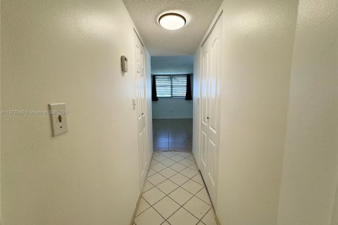 Купить кондоминиум в Норт-Лодердейл, Флорида 1 спальня, № 1132350 - фото 26