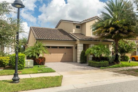 House in Orlando, Florida 4 bedrooms, 303.23 sq.m. № 1361919 - photo 1