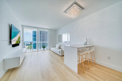 Condo in Miami Beach, Florida, 1 bedroom  № 1305033 - photo 3