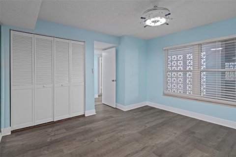 Copropriété à vendre à New Port Richey, Floride: 1 chambre, 63.92 m2 № 1210946 - photo 27