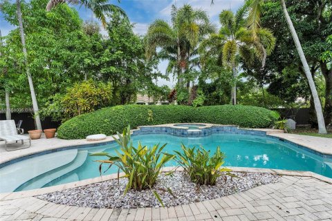 Villa ou maison à vendre à Palmetto Bay, Floride: 4 chambres, 234.3 m2 № 1360392 - photo 18