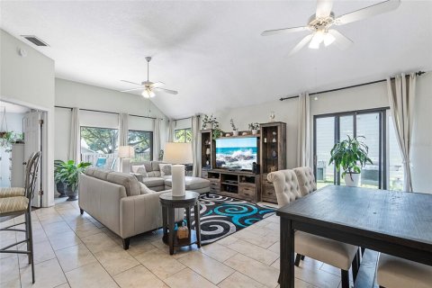 Villa ou maison à vendre à Palm Harbor, Floride: 2 chambres, 111.58 m2 № 1344386 - photo 4