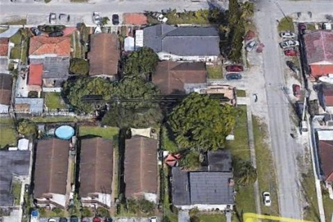 Villa ou maison à vendre à Hialeah, Floride: 3 chambres, 193.7 m2 № 747801 - photo 24