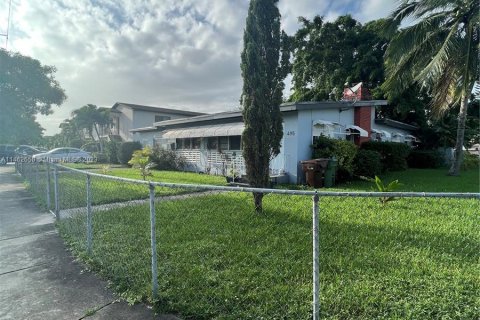 Villa ou maison à vendre à Hialeah, Floride: 3 chambres, 193.7 m2 № 747801 - photo 4