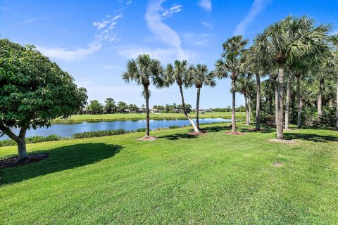 Villa ou maison à vendre à West Palm Beach, Floride: 4 chambres, 340.12 m2 № 1119994 - photo 6