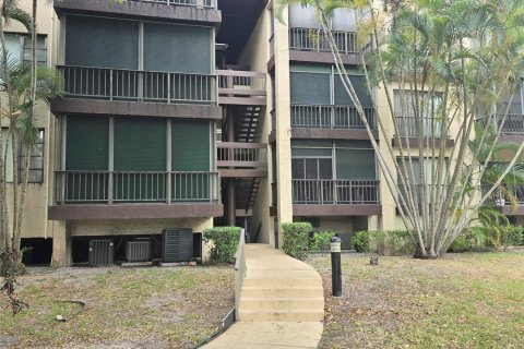 Condo in Lauderhill, Florida, 2 bedrooms  № 1224485 - photo 10