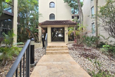 Condo in Lauderhill, Florida, 2 bedrooms  № 1224485 - photo 13