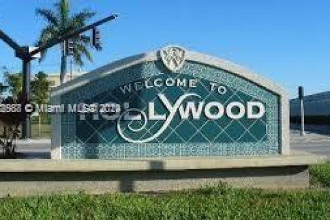 Casa en venta en Hollywood, Florida, 3 dormitorios, 100.33 m2 № 1345915 - foto 11