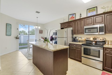 Townhouse in Riviera Beach, Florida 3 bedrooms, 122.45 sq.m. № 1007287 - photo 20
