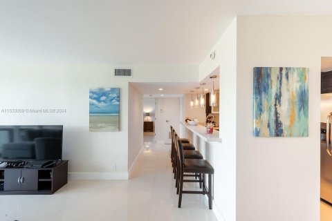 Copropriété à vendre à Sunny Isles Beach, Floride: 2 chambres, 141.3 m2 № 1007286 - photo 9