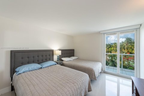 Condo in Sunny Isles Beach, Florida, 2 bedrooms  № 1007286 - photo 14