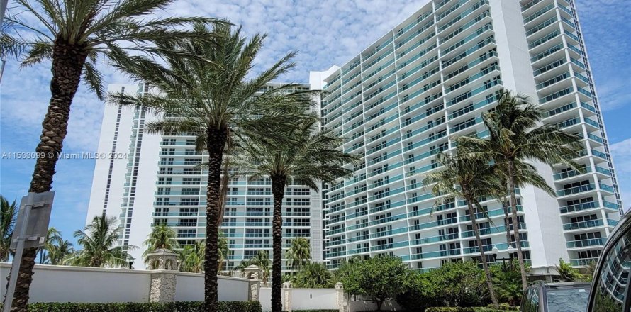 Condo à Sunny Isles Beach, Floride, 2 chambres  № 1007286