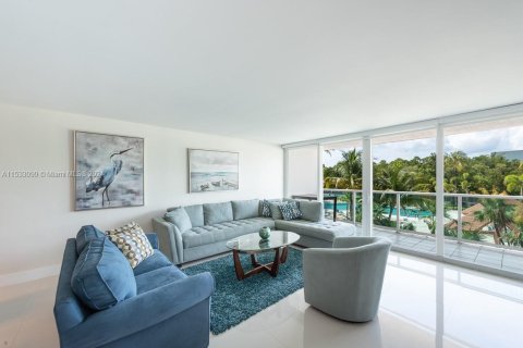 Copropriété à vendre à Sunny Isles Beach, Floride: 2 chambres, 141.3 m2 № 1007286 - photo 4