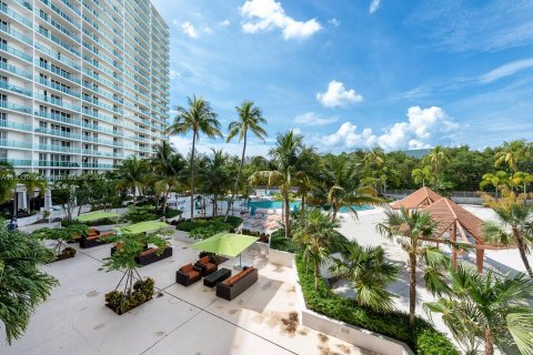 Condo in Sunny Isles Beach, Florida, 2 bedrooms  № 1007286 - photo 23