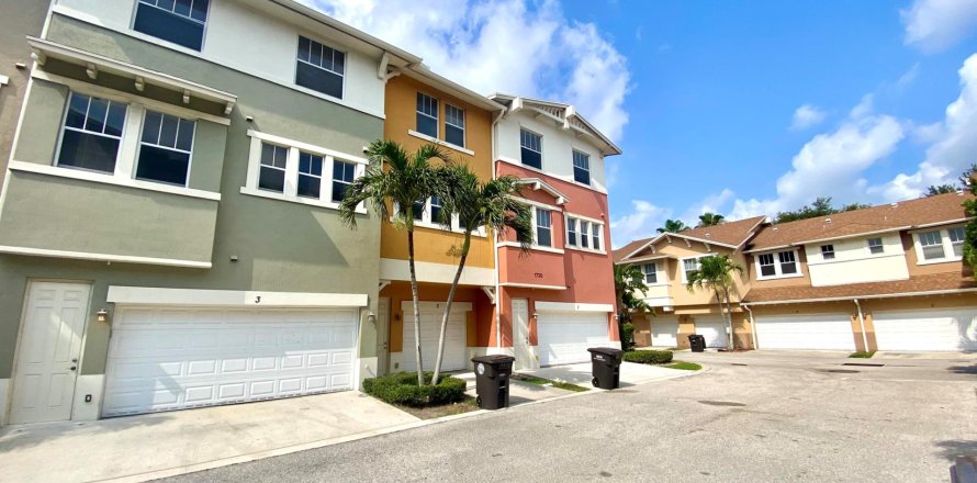 Townhouse in West Palm Beach, Florida 2 bedrooms, 123.19 sq.m. № 1174831