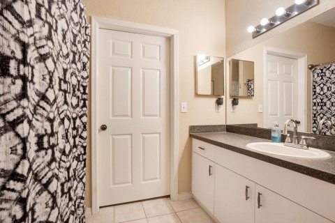 Condo in Orlando, Florida, 2 bedrooms  № 1426677 - photo 20