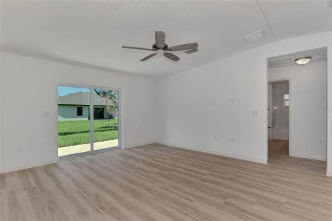 Casa en venta en North Port, Florida, 3 dormitorios, 137.68 m2 № 1318507 - foto 8