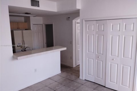 Touwnhouse à vendre à Doral, Floride: 3 chambres, 112.41 m2 № 1292062 - photo 10