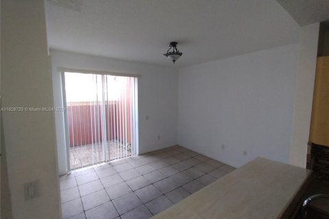 Touwnhouse à vendre à Doral, Floride: 3 chambres, 112.41 m2 № 1292062 - photo 15