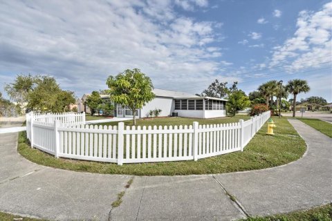 House in Port Charlotte, Florida 3 bedrooms, 96.99 sq.m. № 941320 - photo 23