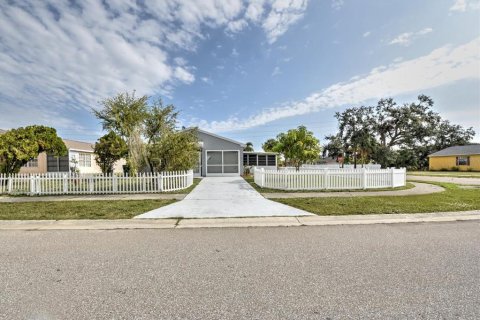 House in Port Charlotte, Florida 3 bedrooms, 96.99 sq.m. № 941320 - photo 20