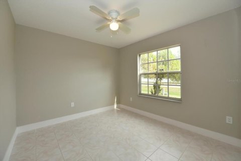 House in Port Charlotte, Florida 3 bedrooms, 96.99 sq.m. № 941320 - photo 13