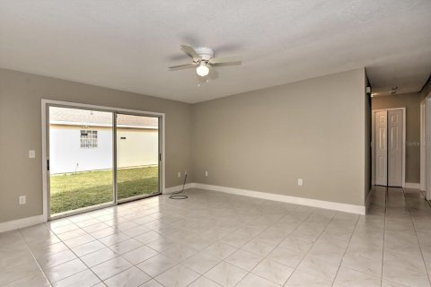 House in Port Charlotte, Florida 3 bedrooms, 96.99 sq.m. № 941320 - photo 10