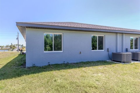 Immobilier commercial à vendre à Rotonda, Floride: 234.67 m2 № 1134047 - photo 7