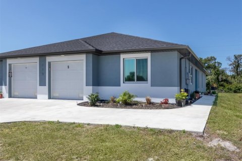 Immobilier commercial à vendre à Rotonda, Floride: 234.67 m2 № 1134047 - photo 2