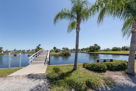 Immobilier commercial à vendre à Rotonda, Floride: 234.67 m2 № 1134047 - photo 17