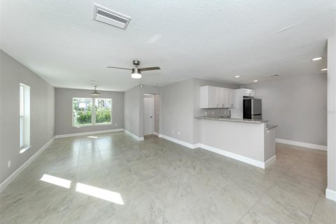 Propiedad comercial en venta en Rotonda, Florida, 234.67 m2 № 1134047 - foto 22