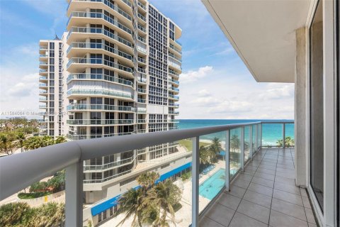 Condominio en venta en Hollywood, Florida, 2 dormitorios, 188.13 m2 № 1168326 - foto 28