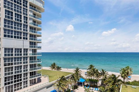 Condominio en venta en Hollywood, Florida, 2 dormitorios, 188.13 m2 № 1168326 - foto 26