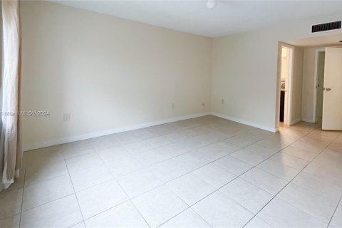 Copropriété à vendre à Deerfield Beach, Floride: 2 chambres, 119.84 m2 № 1288895 - photo 13