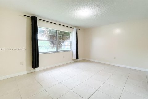 Condo in Deerfield Beach, Florida, 2 bedrooms  № 1288895 - photo 8