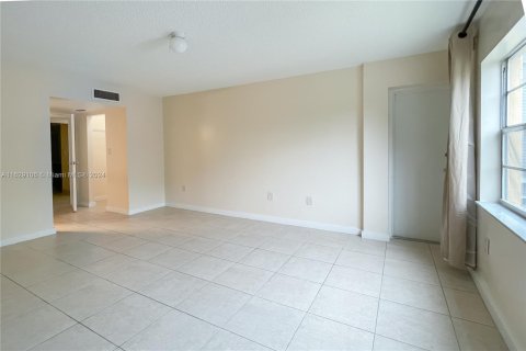 Copropriété à vendre à Deerfield Beach, Floride: 2 chambres, 119.84 m2 № 1288895 - photo 12