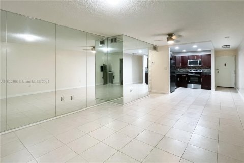 Condo in Deerfield Beach, Florida, 2 bedrooms  № 1288895 - photo 5