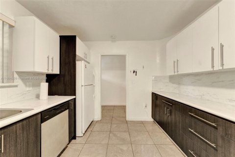 Immobilier commercial à vendre à Miami Gardens, Floride: 157 m2 № 1224112 - photo 25