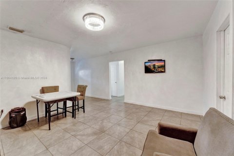 Immobilier commercial à vendre à Miami Gardens, Floride: 157 m2 № 1224112 - photo 20