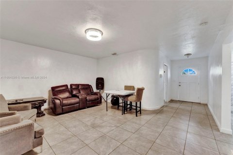 Immobilier commercial à vendre à Miami Gardens, Floride: 157 m2 № 1224112 - photo 21